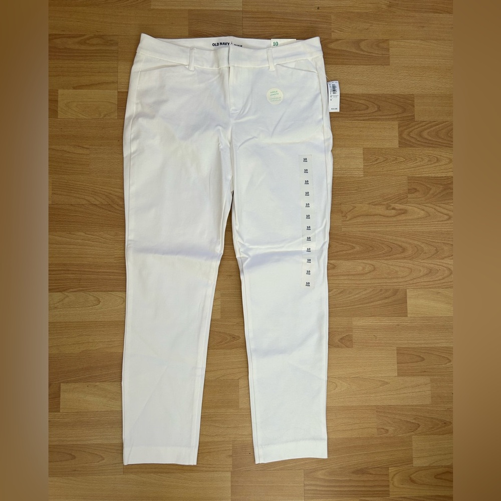 Old Navy New Women’s White Pixie stretch Ankle Length Mid Rise Pants - Size 10